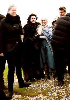 Khaleesi fa le fusa a Jon Snow