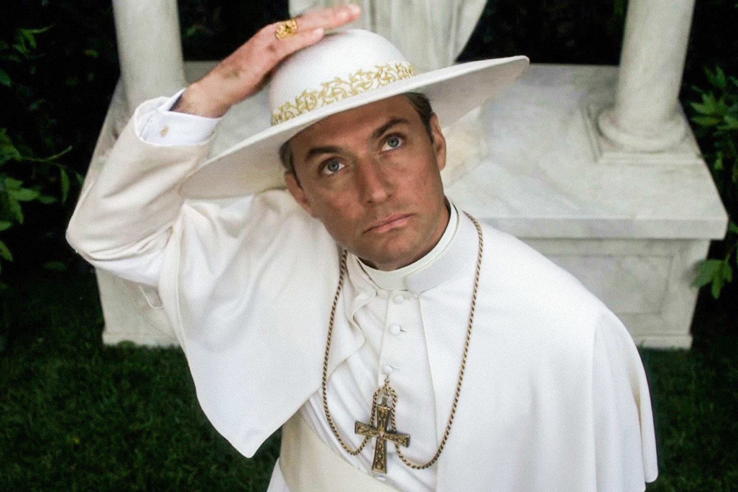the_young_pope_hat
